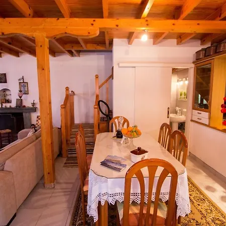 Casa vacanze Gialova's Full-fledged Vacation